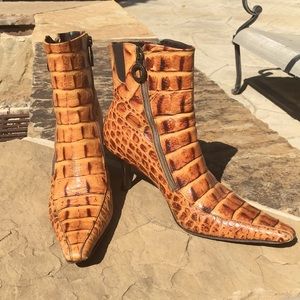 Donald J Pliner bootie